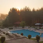 Ξενοδοχείο Zora 2*