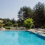 Ξενοδοχείο Zora